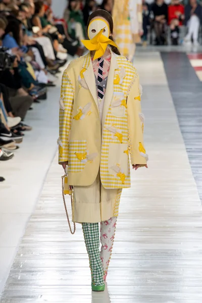 Look 19